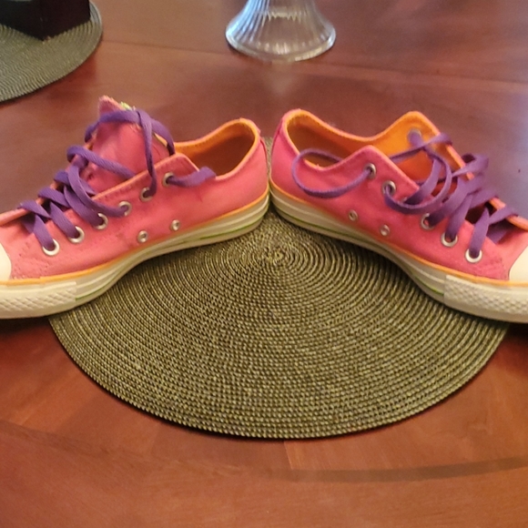 Colorful Converse size 7 - Picture 3 of 11